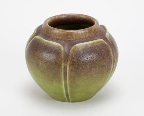 19. Vase (Rookwood Pottery)